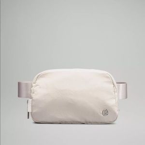 Lululemon Everywhere Belt Bag